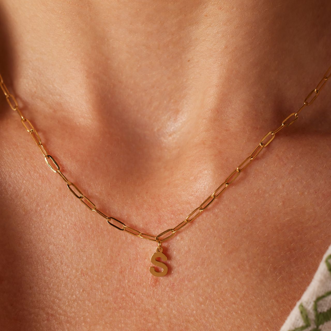 Stalen goldplated ketting closed forever letter S