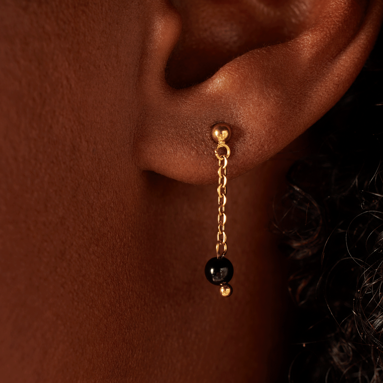 Stalen goldplated oorknoppen gemstone black agate voor dames