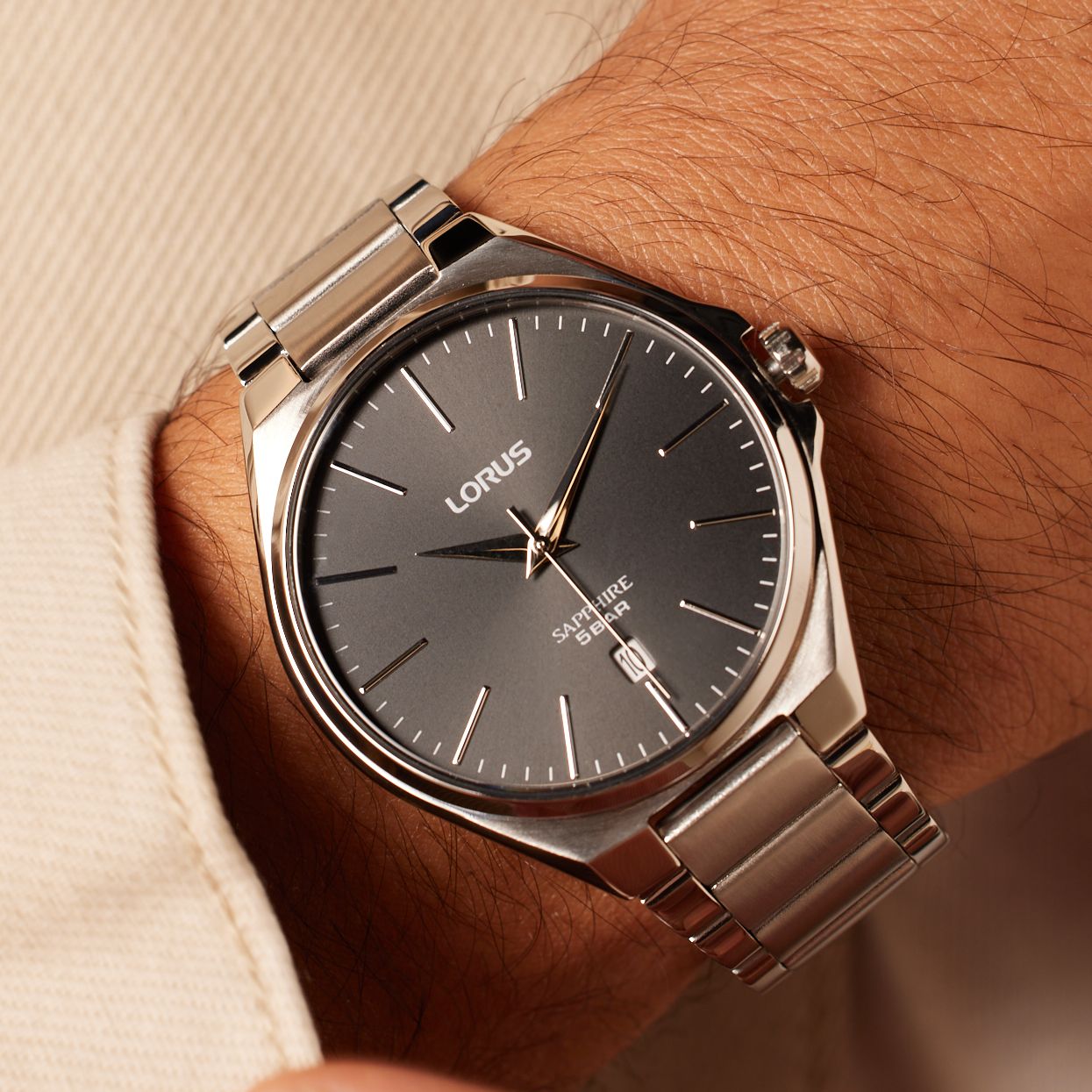 Lorus Herrenuhr mit Armband aus Edelstahl RS945DX9
