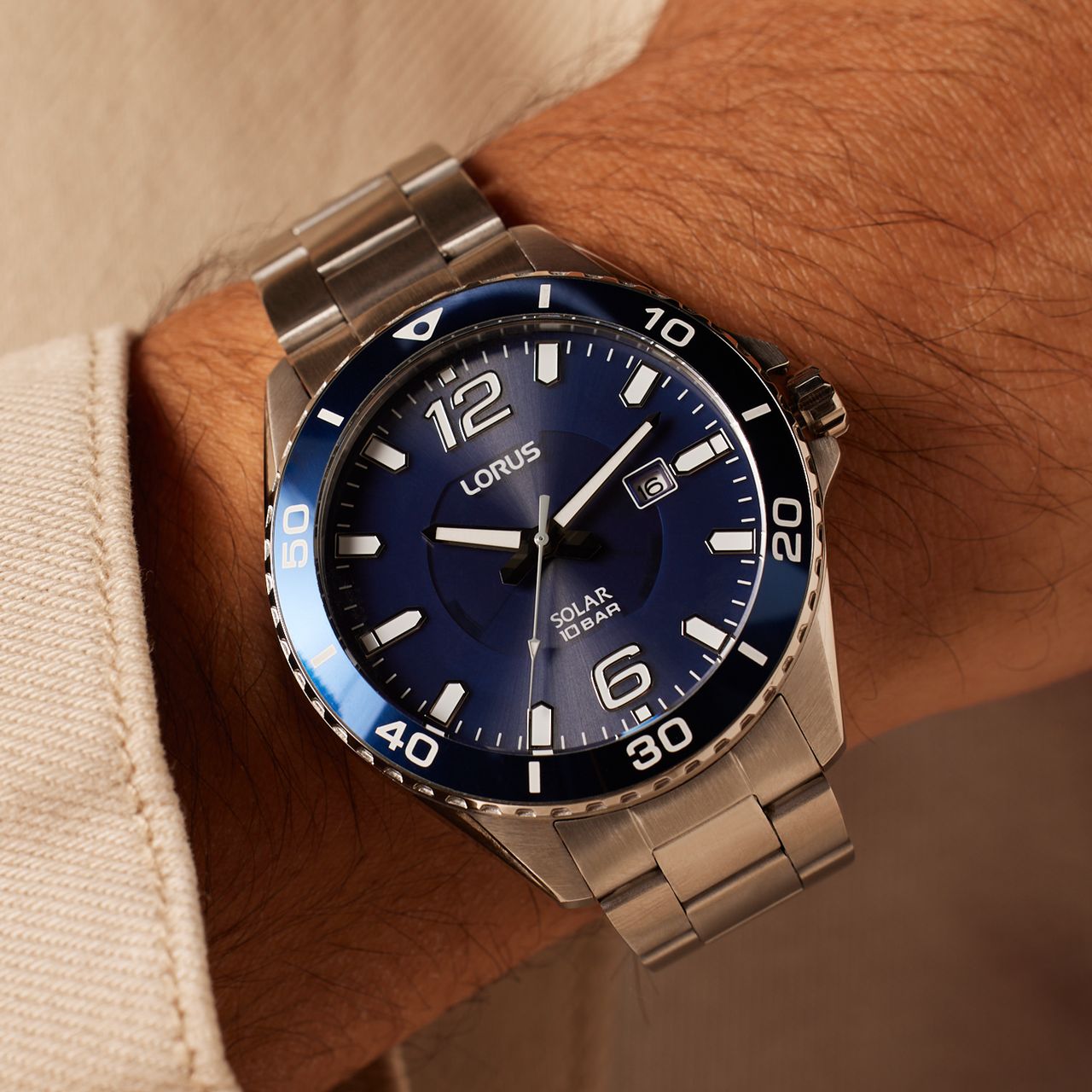 Lorus Solar herenhorloge met stainless steel band RX361AX9