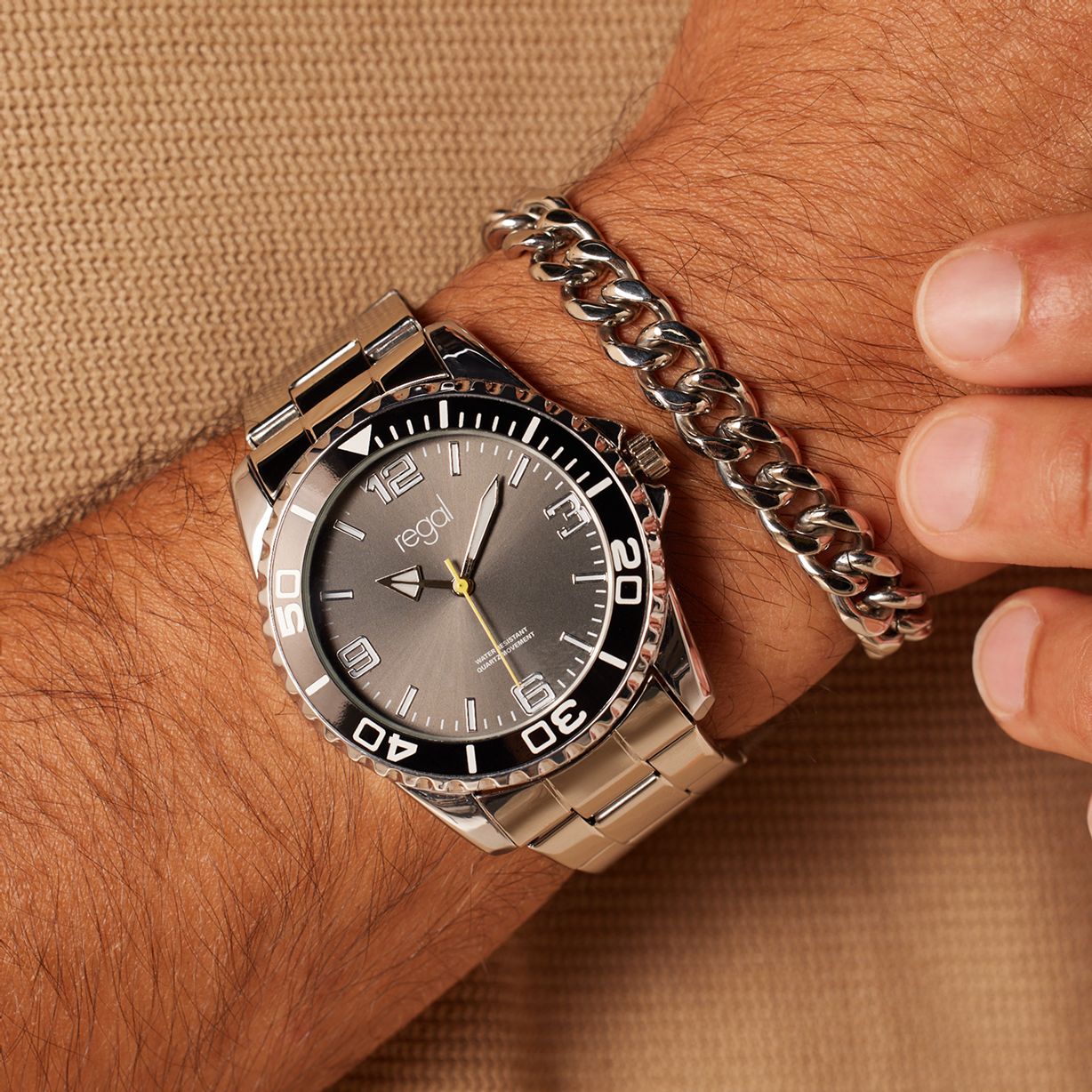 Regal cadeauset met gratis zilverkleurige armband