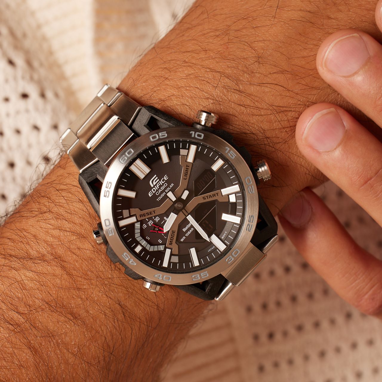 Edifice Uhr mit Armband aus Edelstahl, ECB-2000D-1AEF