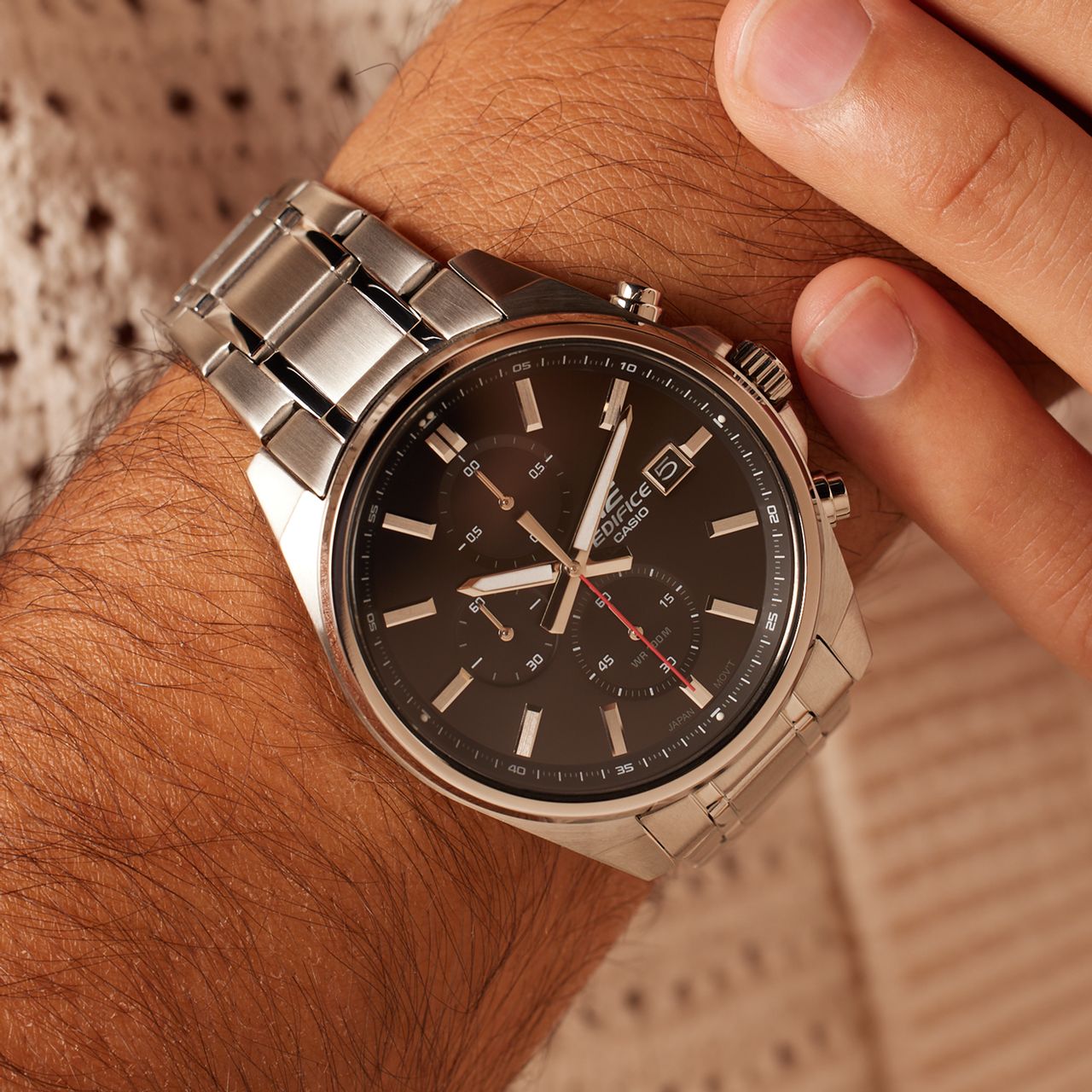 Edifice Uhr mit Armband aus Edelstahl, EFV-610D-1AVUEF