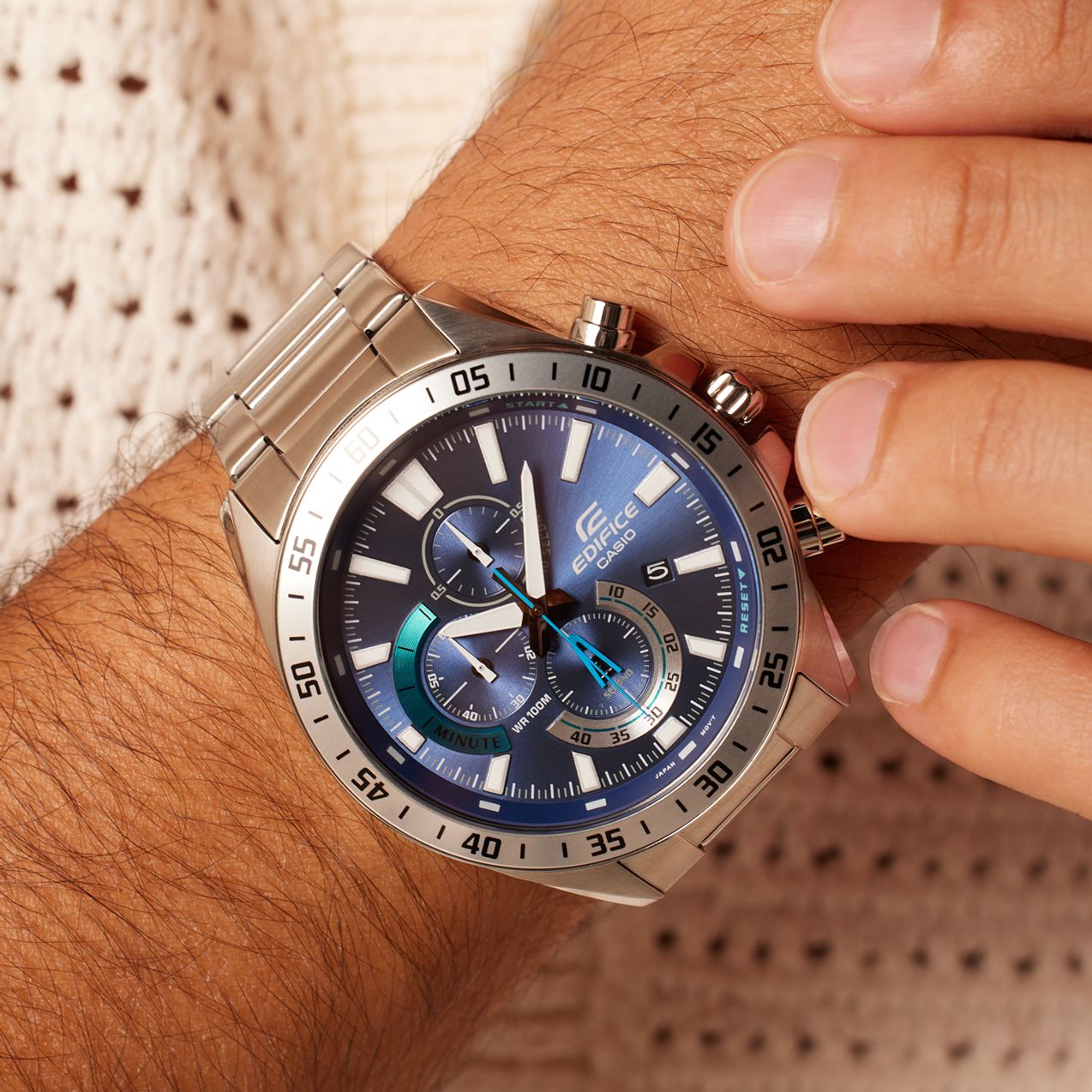 Edifice Uhr mit Armband aus Edelstahl EFV-620D-2AVUEF
