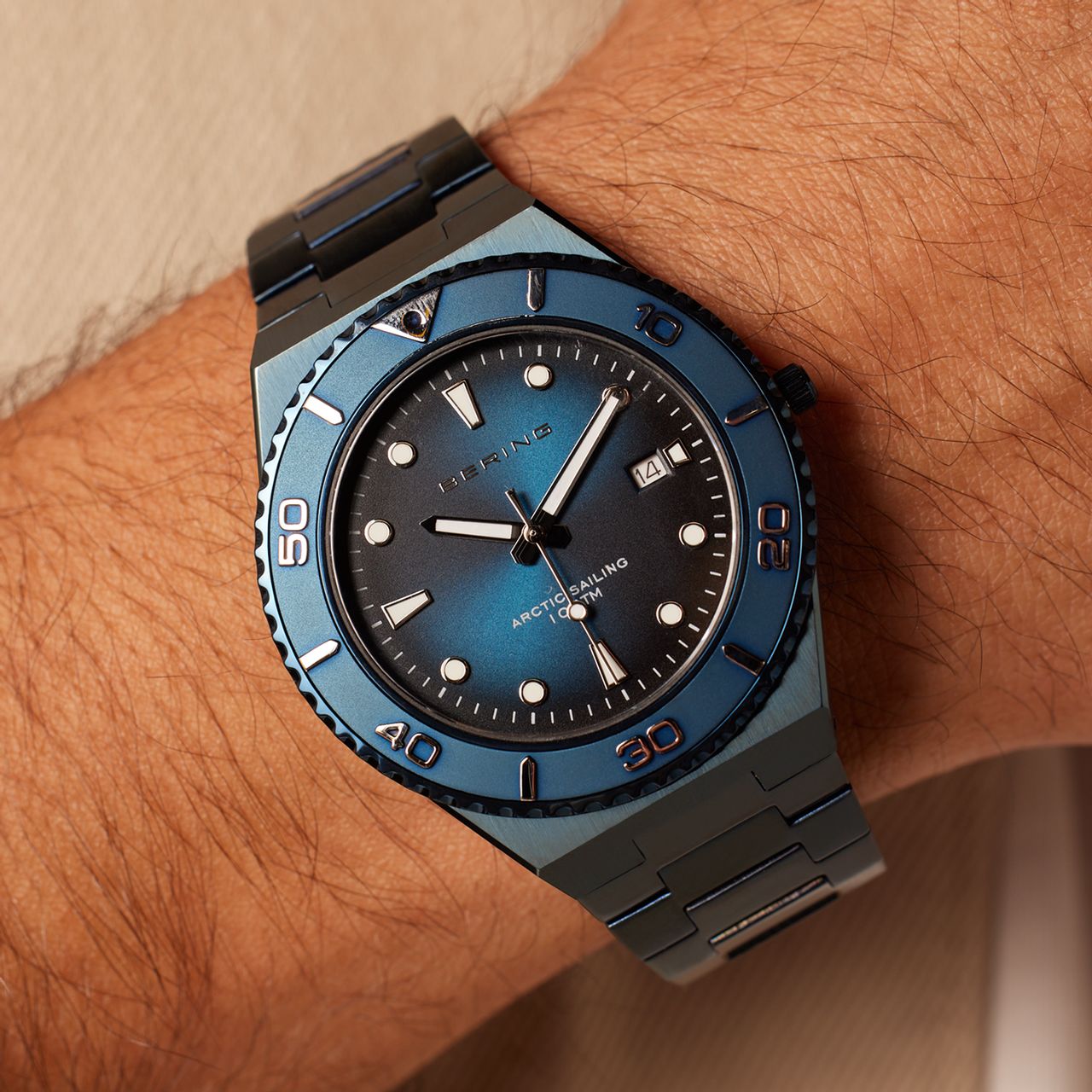 Bering Uhr mit Armband aus Edelstahl, Blau, 18940-797