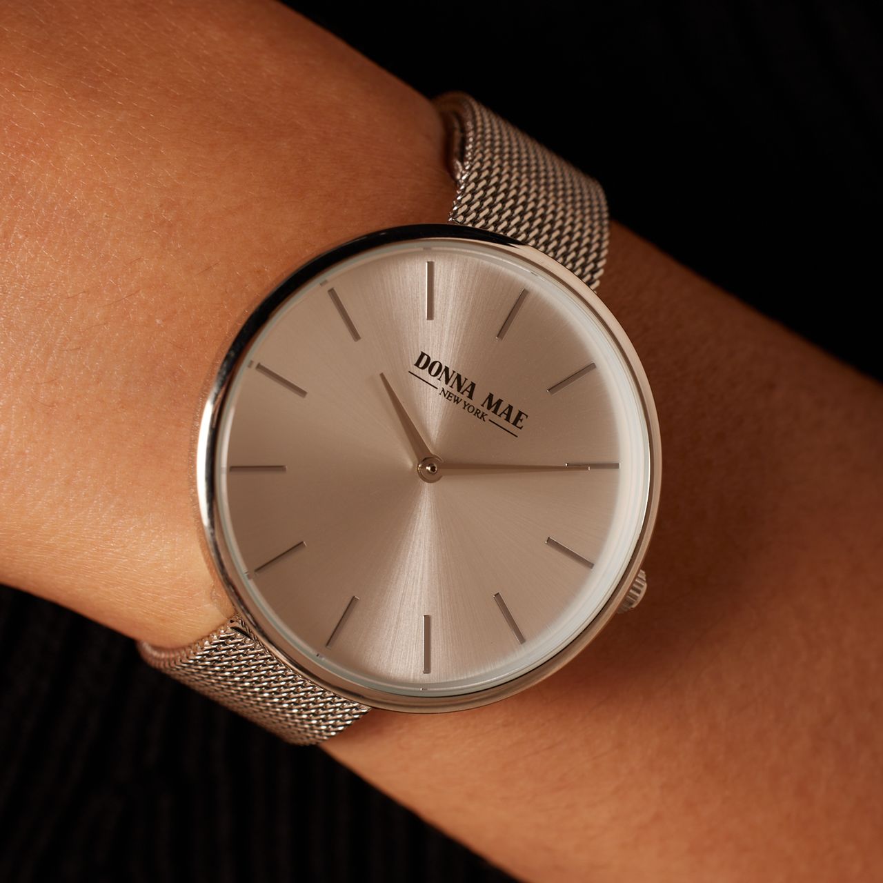Donna Mae Uhr mit Armband aus Mesh, silberfarben