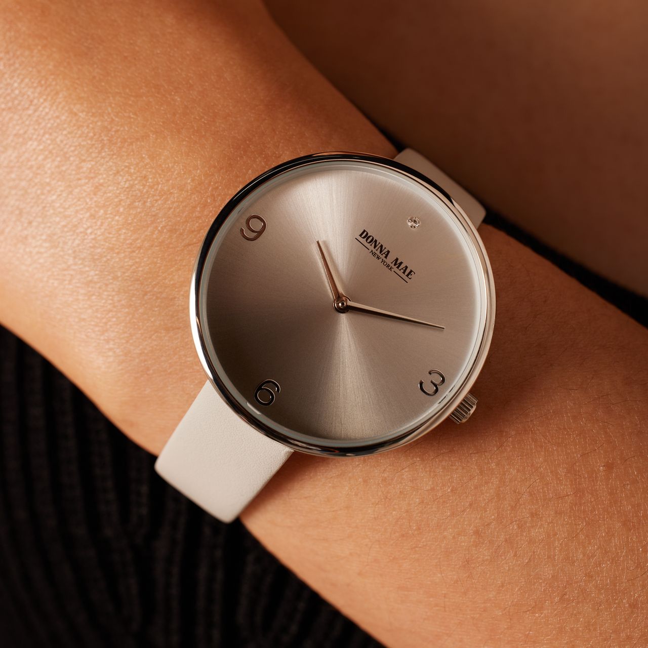 Donna Mae horloge grijze leren band en zirkonia