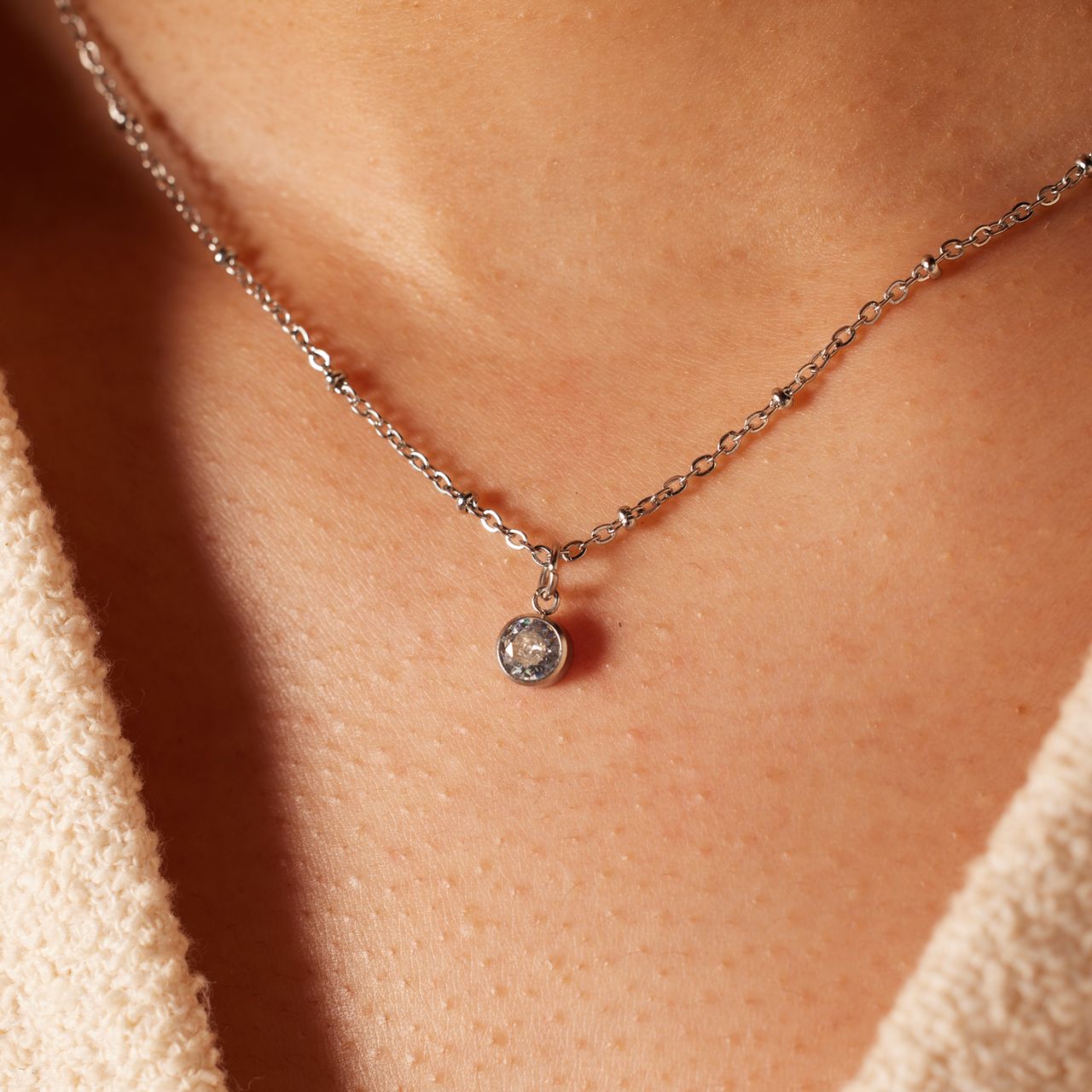 Stalen ketting met geboortesteen hanger April