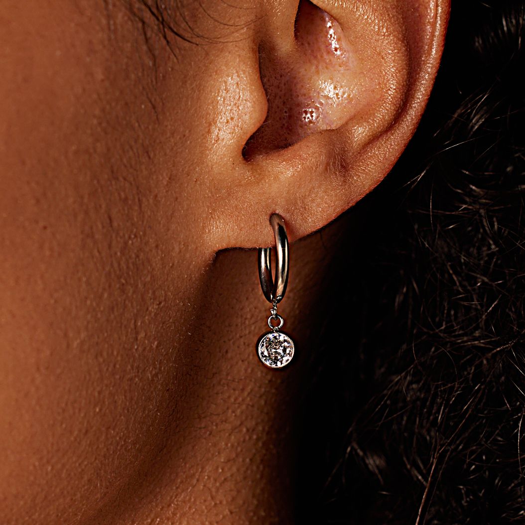 Stainless steel oorbellen met geboortesteen april