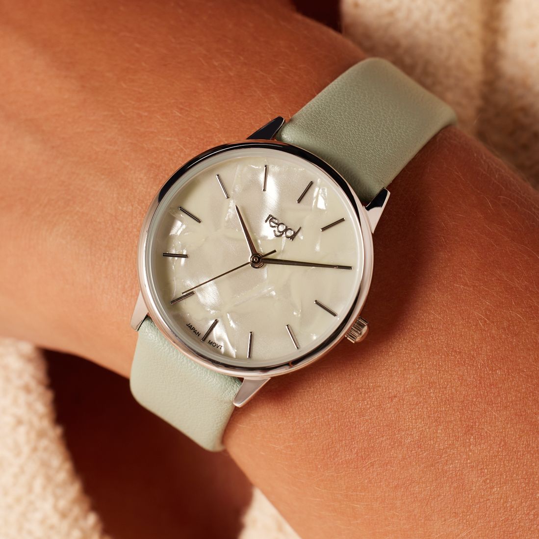 Regal dames horloge groen, parelmoer wijzerplaat