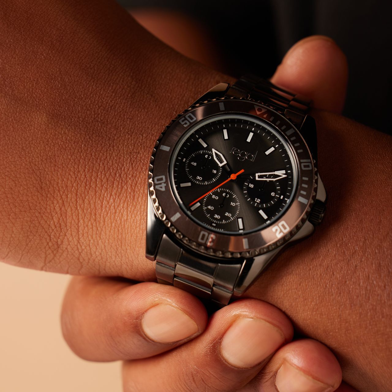 Regal heren horloge zwart met zwart wijzeplaat