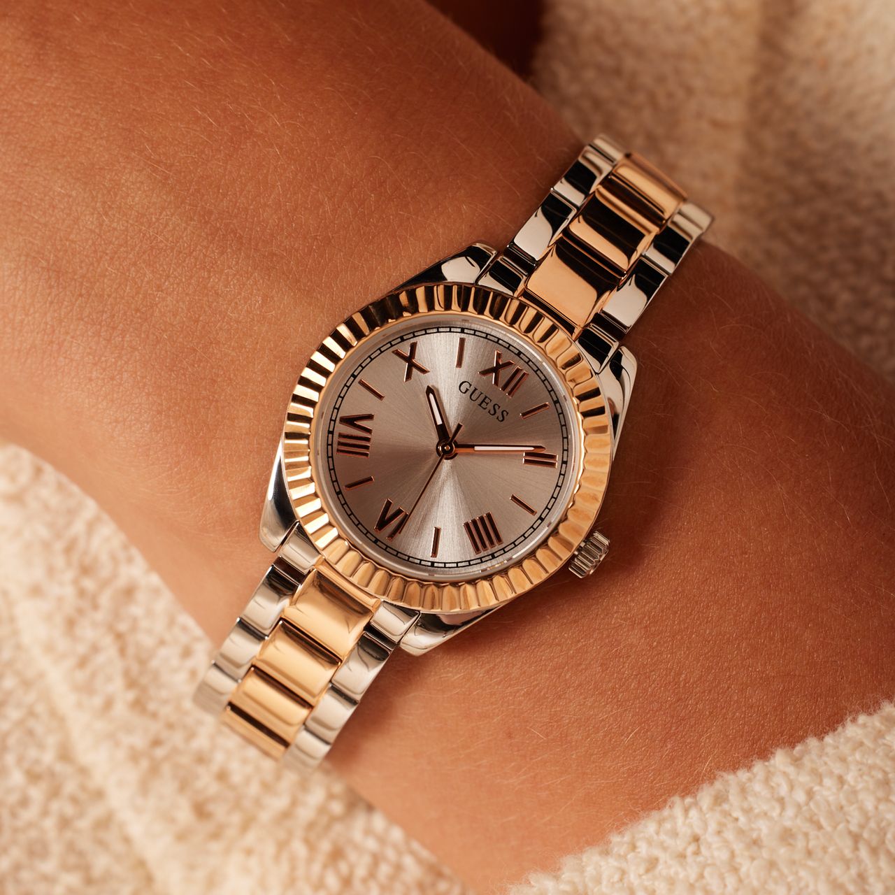 Guess dameshorloge bicolor MINI LUNA RS GW0687L3