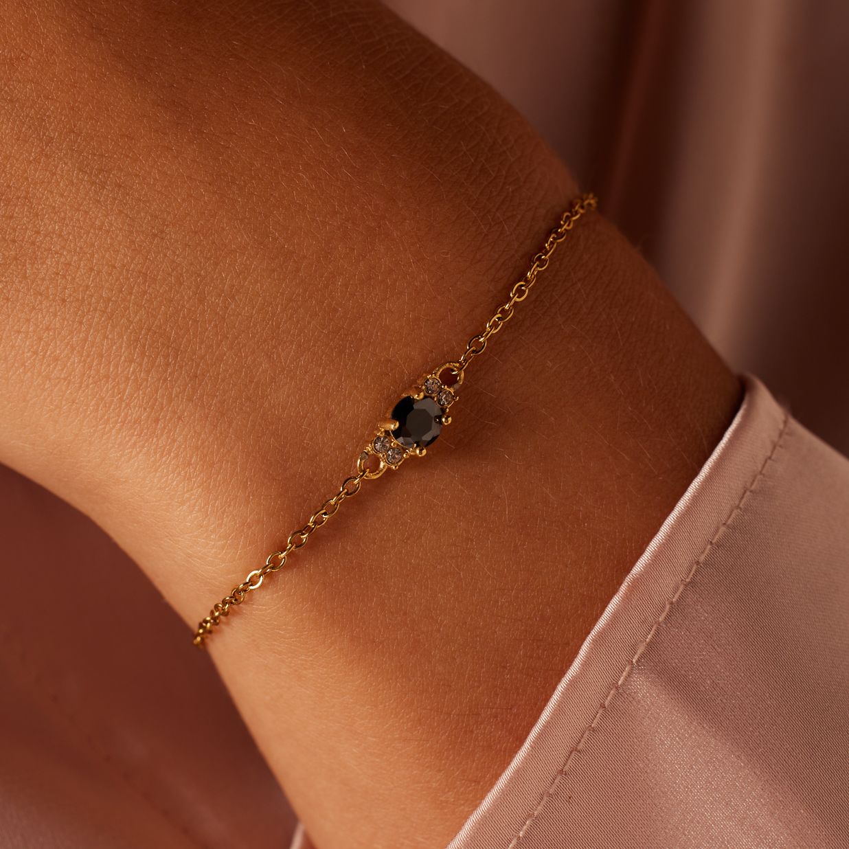 Stainless steel goldplated vintage armband met zwart zirkonia
