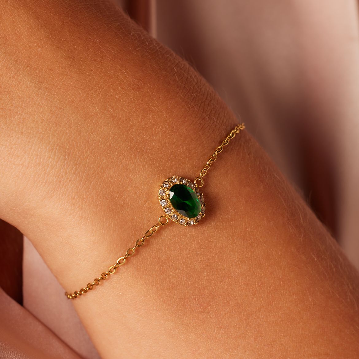 Stainless steel goldplated vintage armband met groen zirkonia
