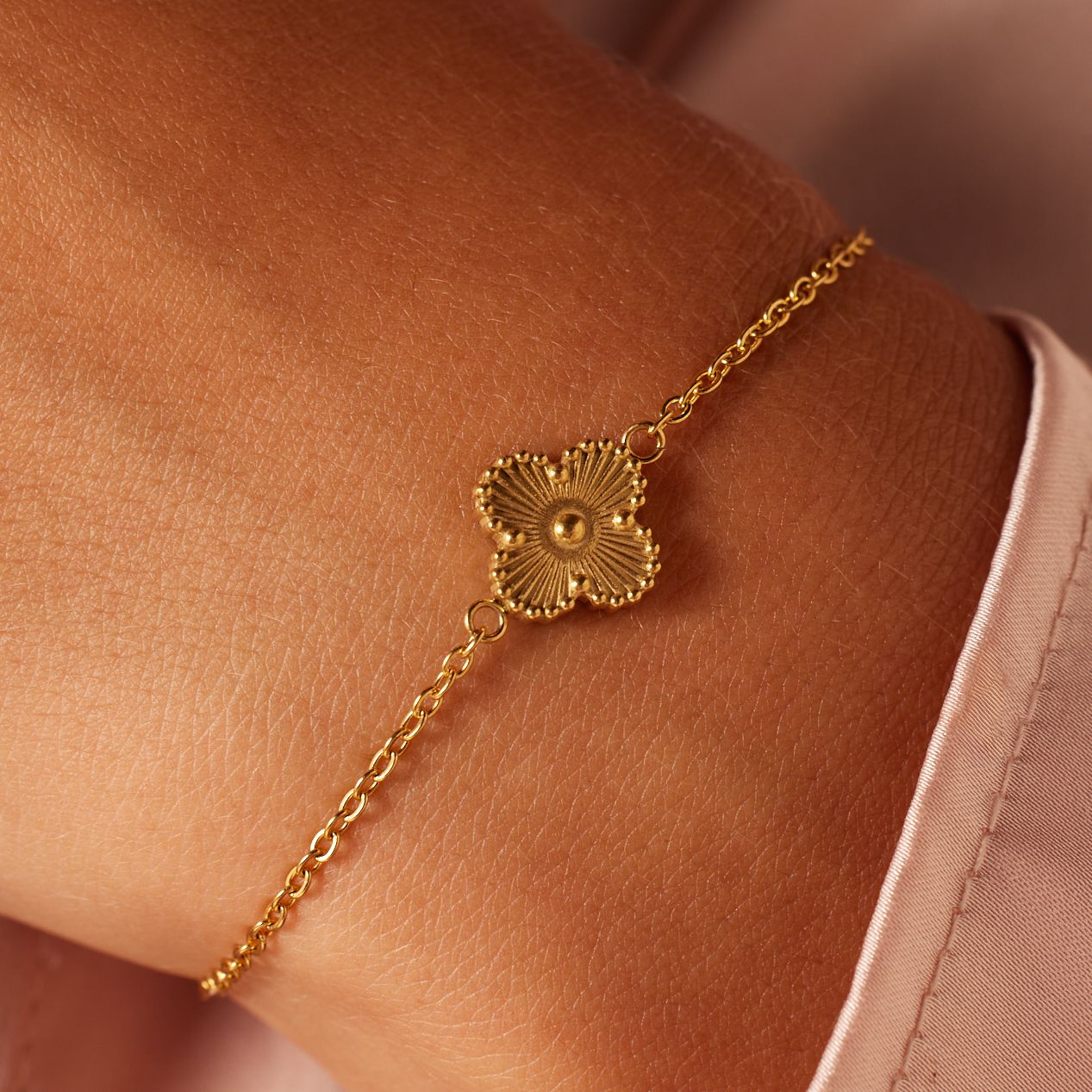 Stalen goldplated fantasiearmband met klaver voor dames