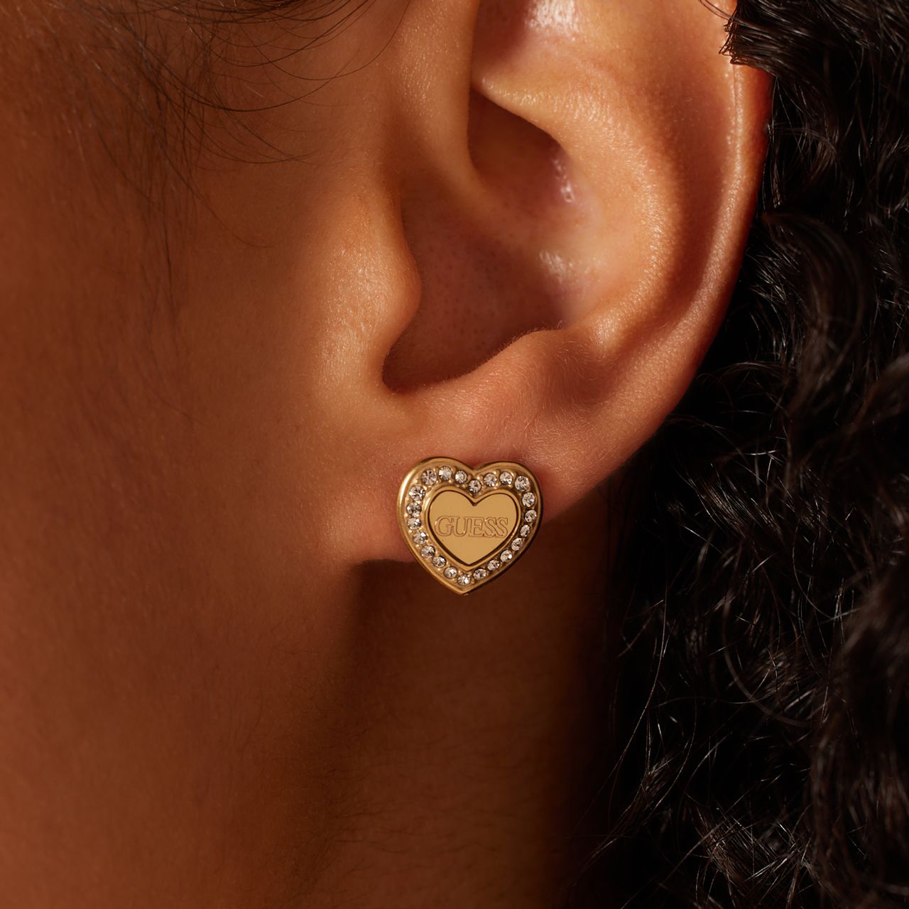 Guess stainless steel goldplated oorknoppen AMAMI