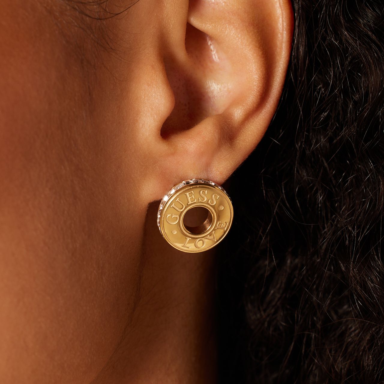 Guess stalen goldplated oorknoppen voor dames