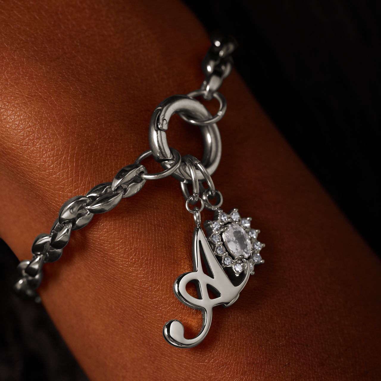 Charm aus Edelstahl, offenes Oval mit Zirkonia