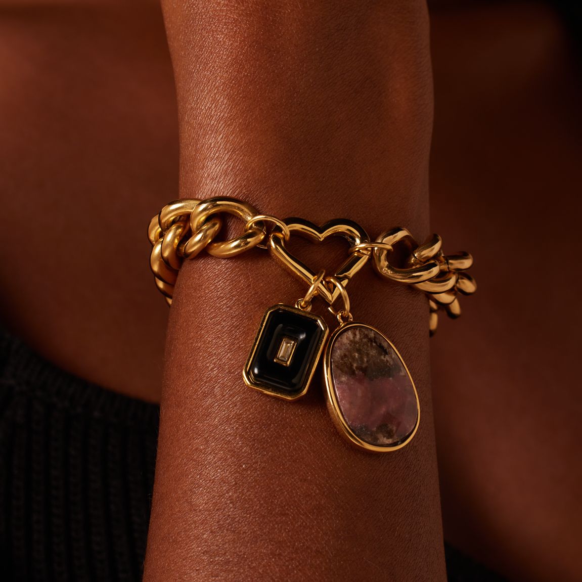 Stainless steel goldplated bedel met rhodochrosiet