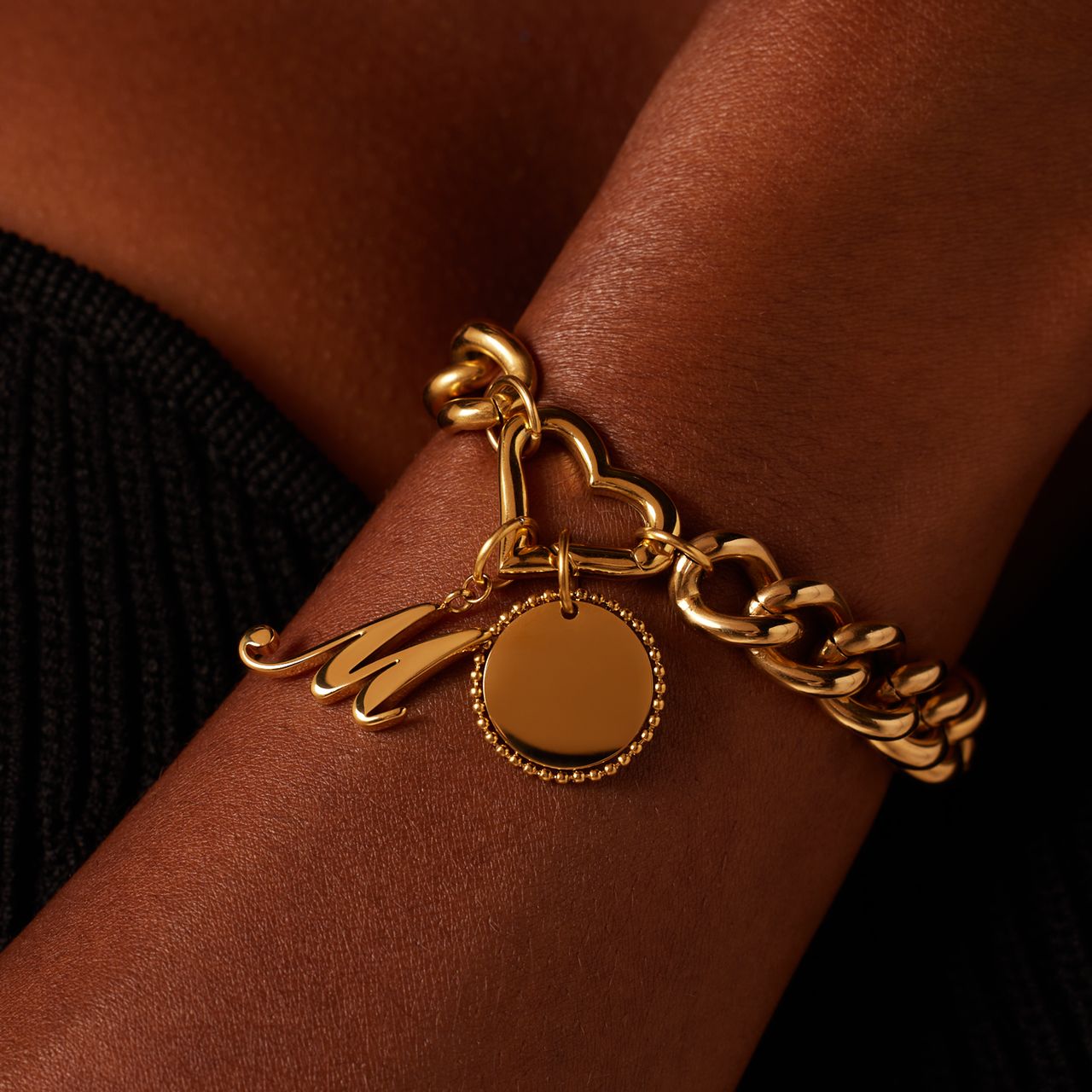 Stainless steel goldplated letterhanger voor dames