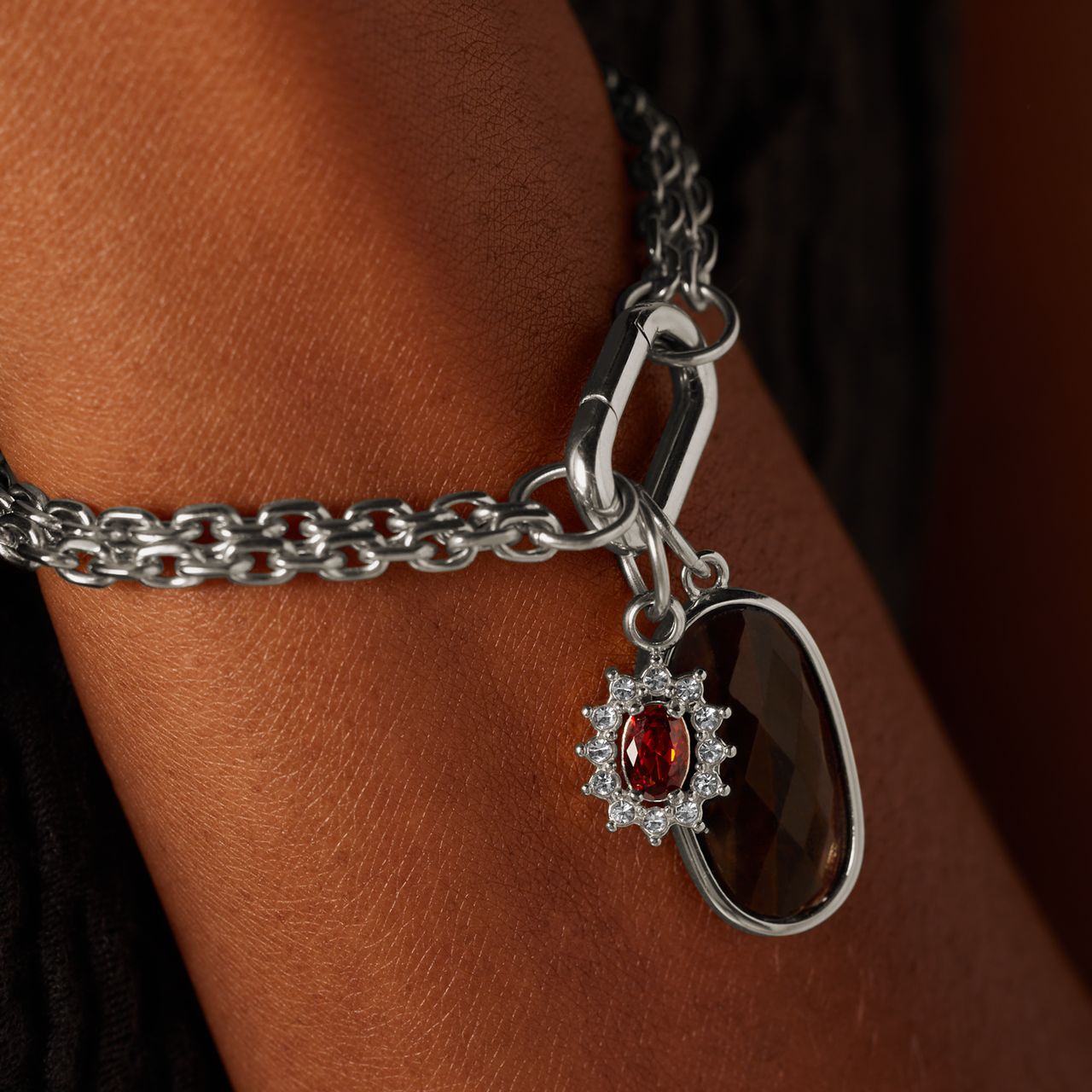 Charm aus Edelstahl, oval, mit Tigerauge