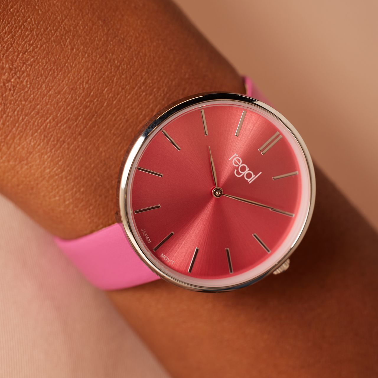 Regal dames horloge met fuchsia band