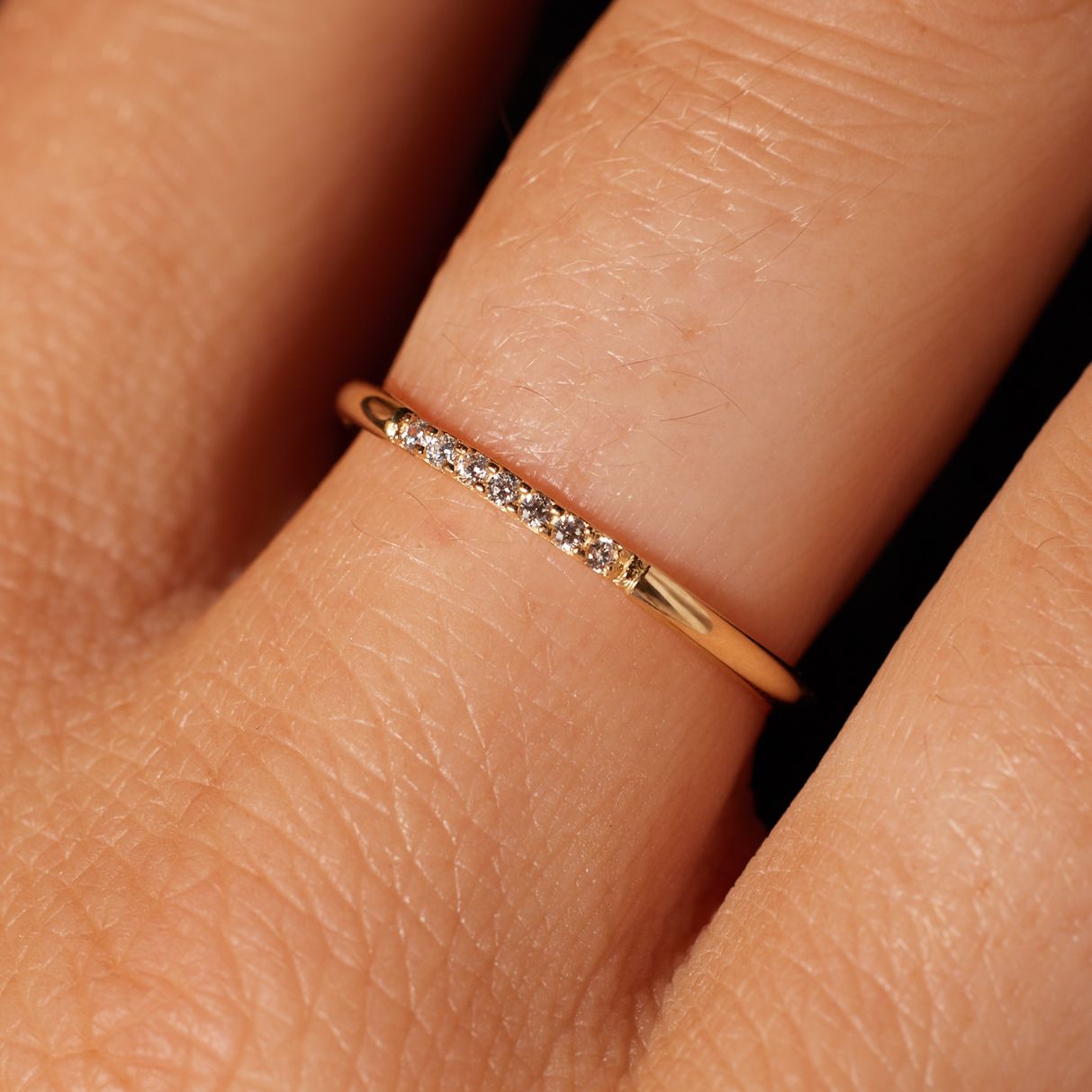 9 Karat Ring mit Zirkonia