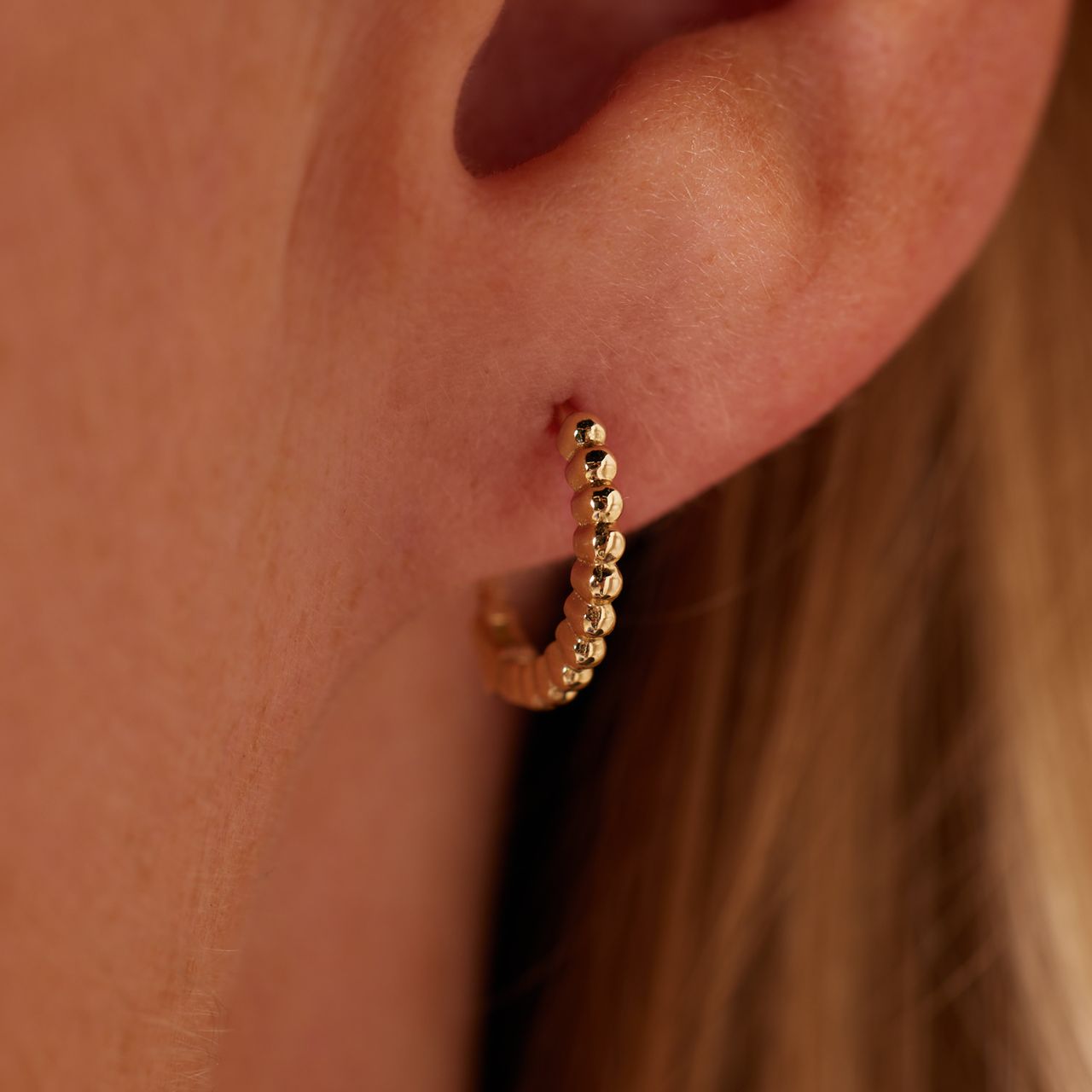 Ohrring aus 375er Gold, Kugel