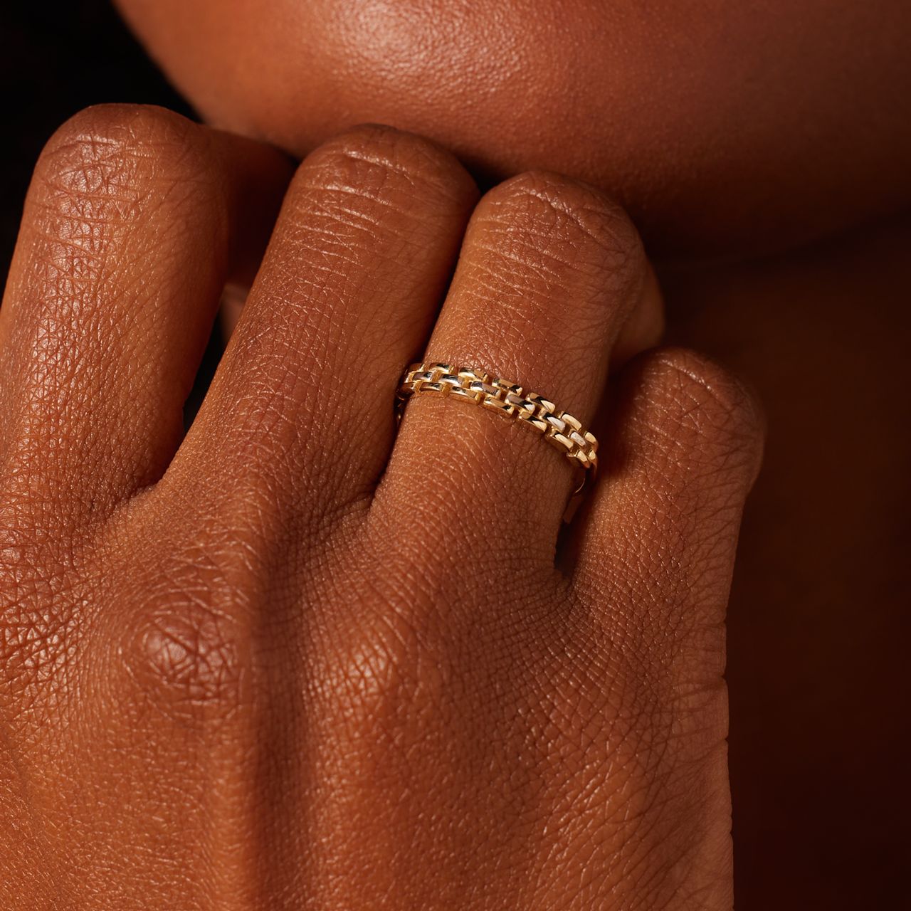 14 Karat Gelbgoldring mit Panthere-Gliedern