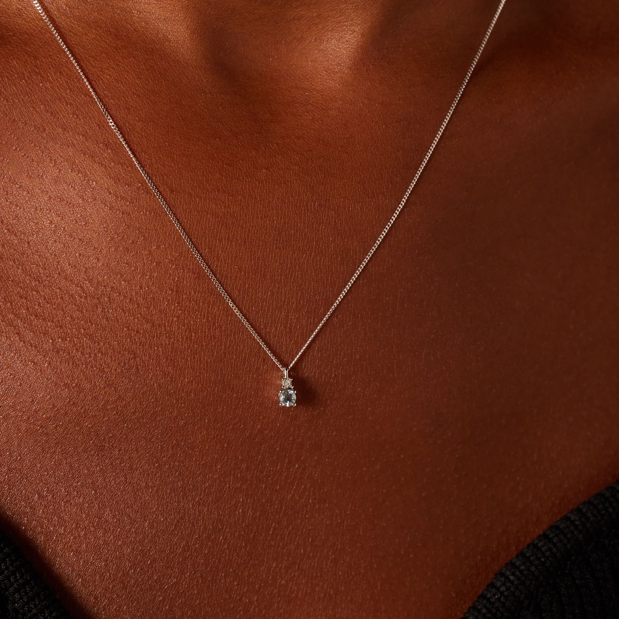 14 Karaat witgouden ketting diamant 0,175ct
