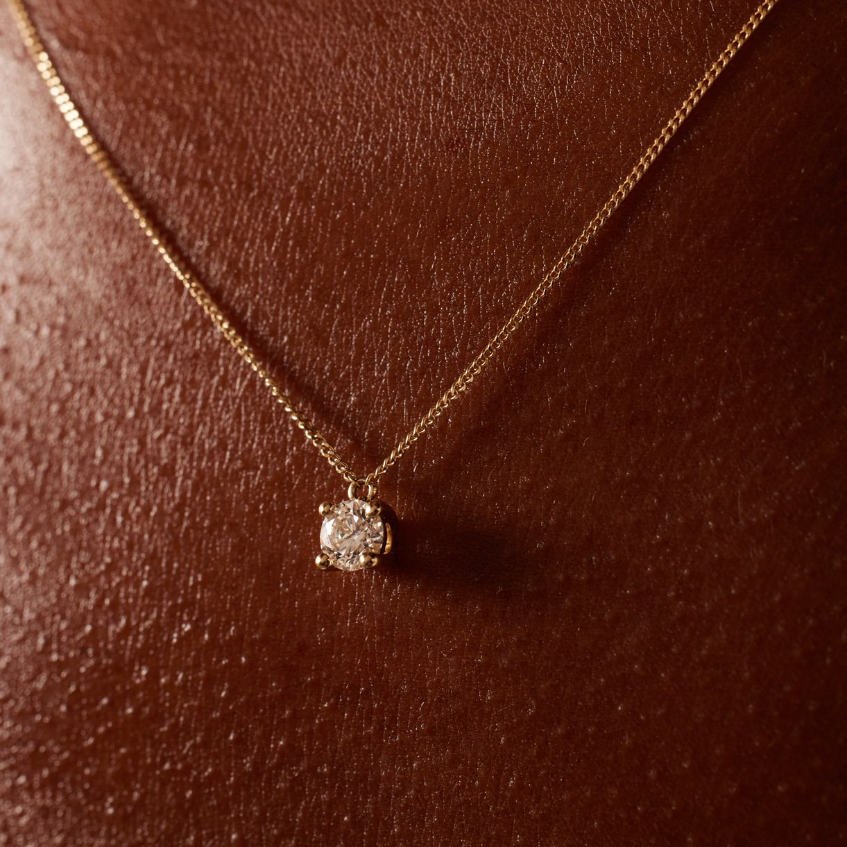 Halskette aus 585er Gold mit laborgezüchtetem Solitär (0,3 ct)