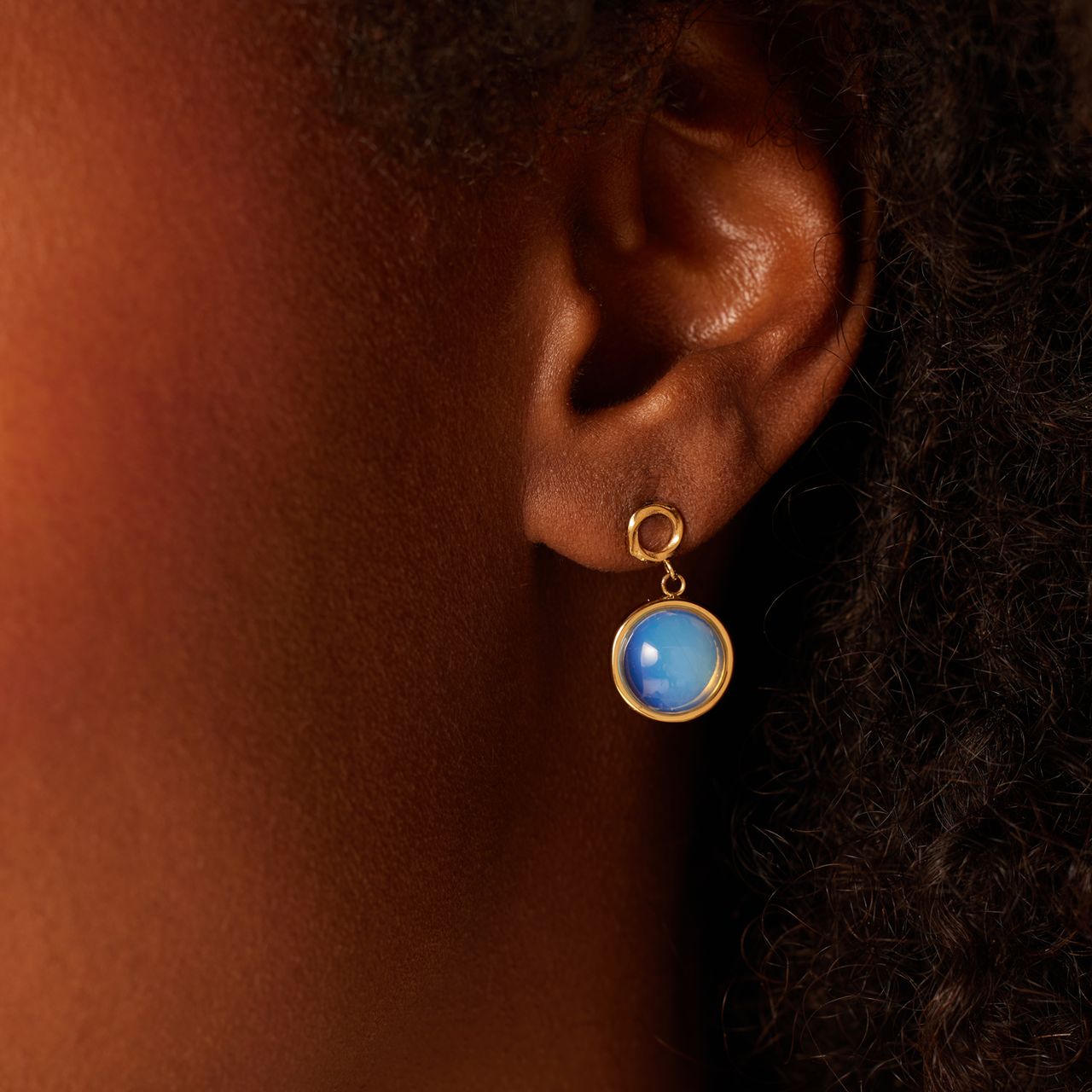 Stalen goldplated oorknoppen met opaal