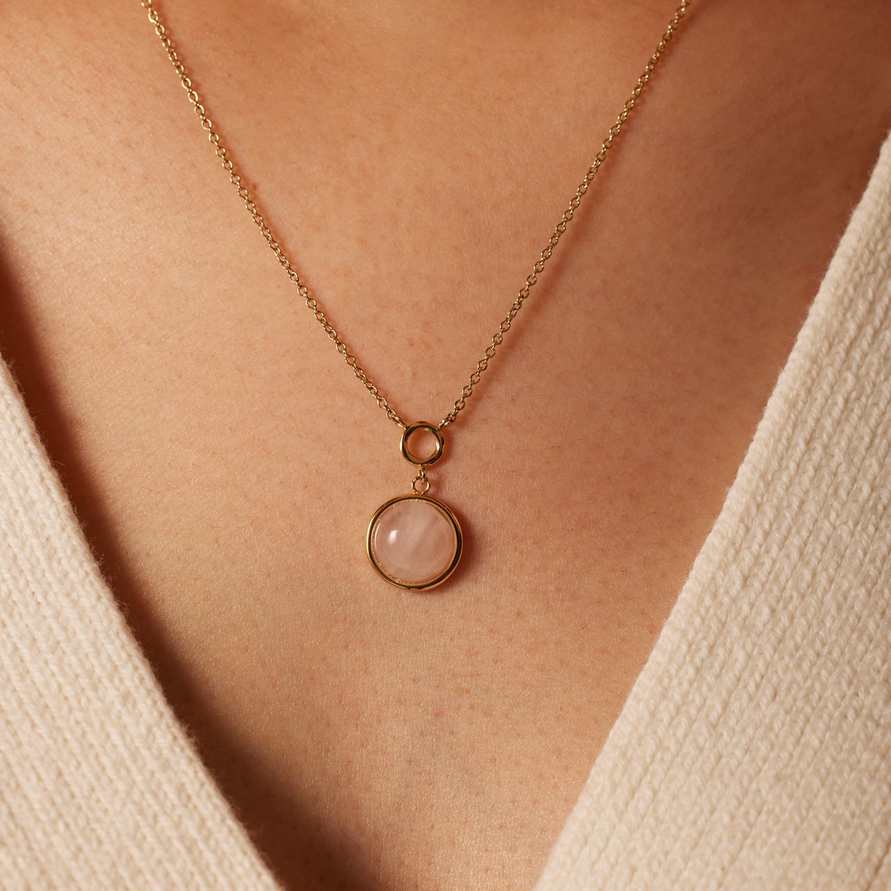 Stalen goldplated ketting met hanger met rozenkwarts voor dames