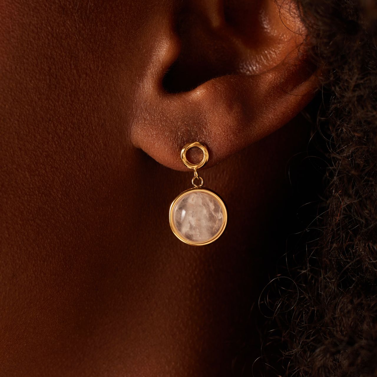 Stainless steel goldplated oorknoppen met rozenkwarts