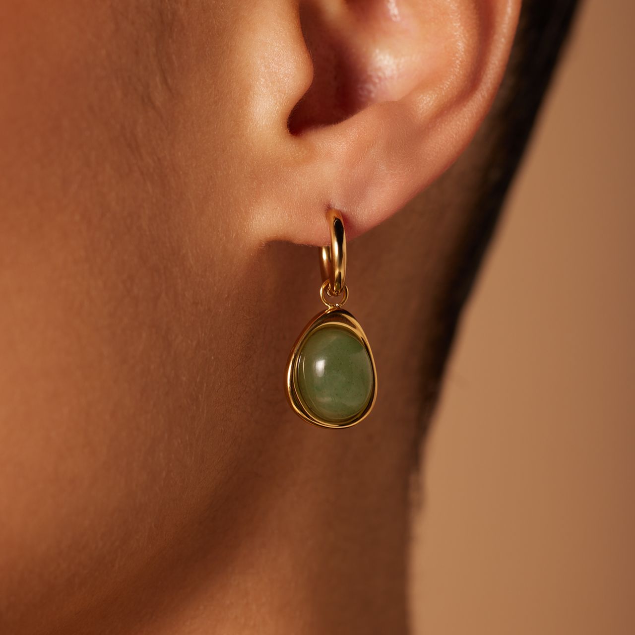 Stalen goldplated oorringen met groen aventurijn voor dames