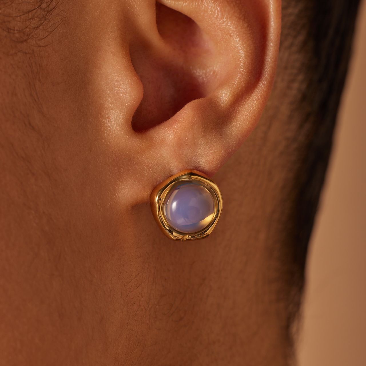 Stalen goldplated oorknoppen met opaal voor dames