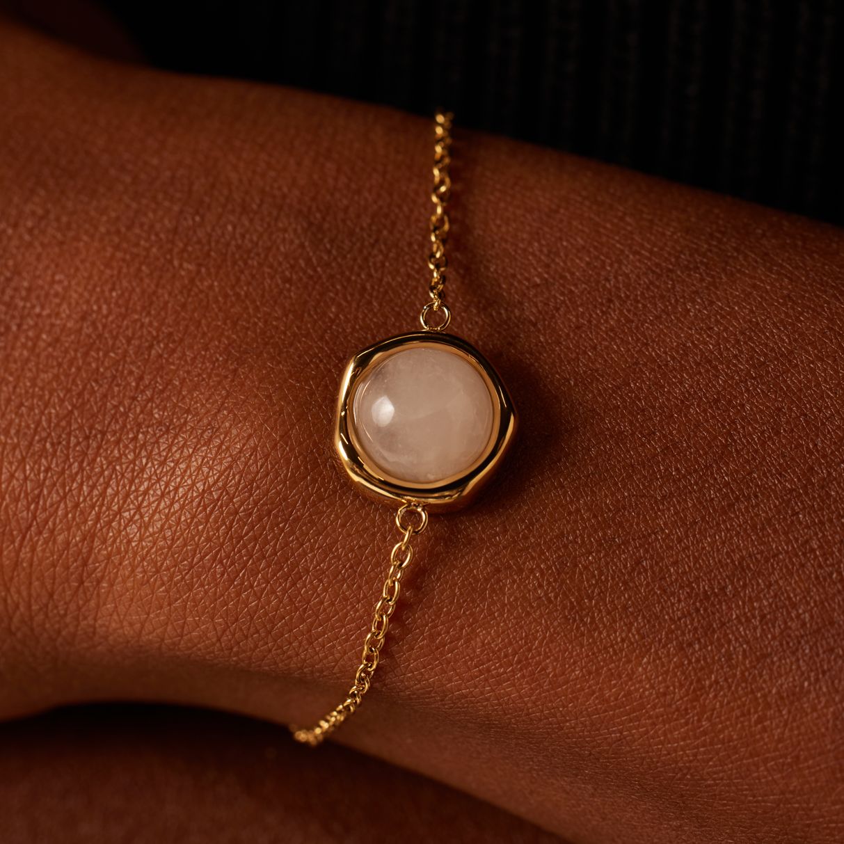 Stainless steel goldplated fantasiearmband met rozenkwarts voor dames