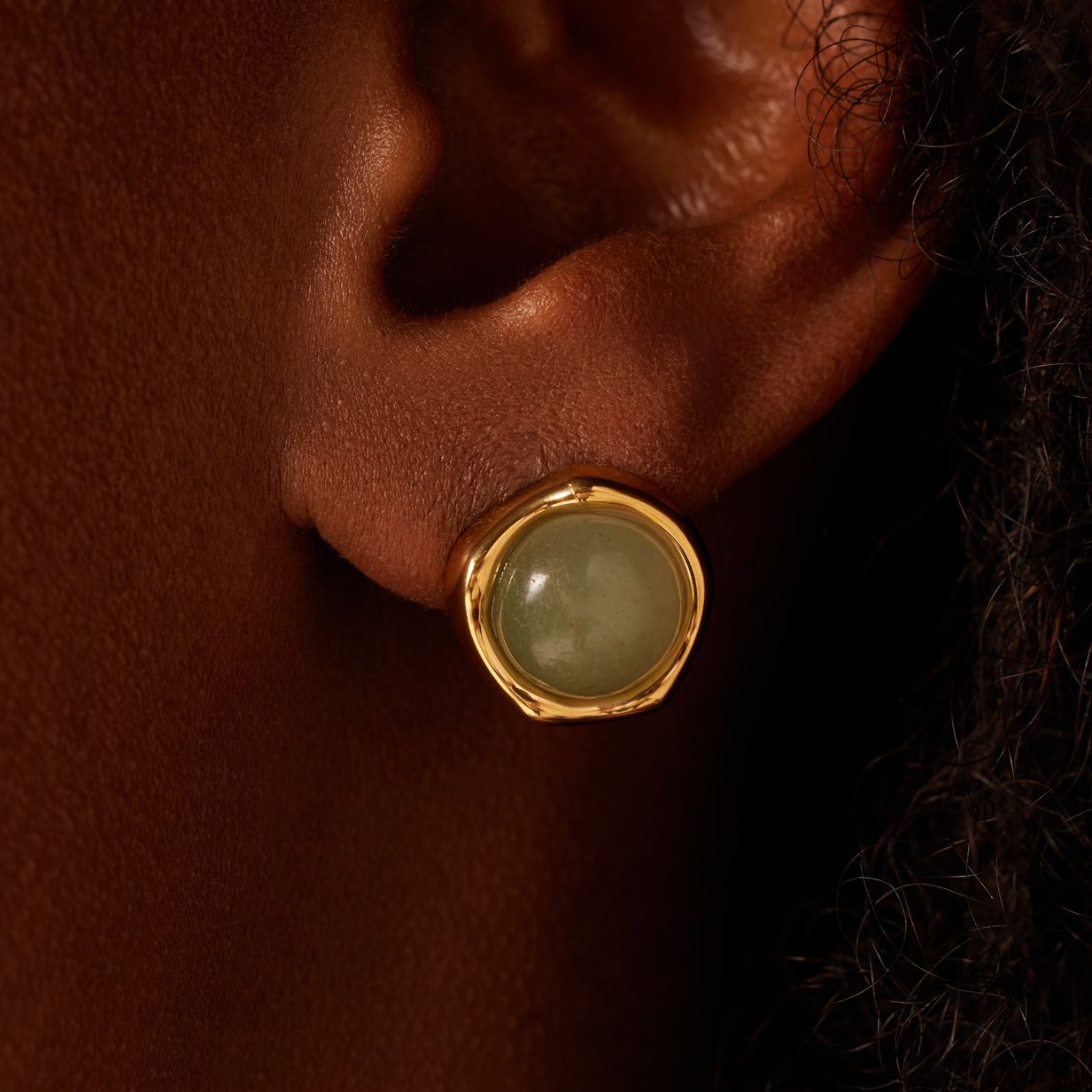 Stainless steel goldplated oorknoppen met groen aventurijn voor dames