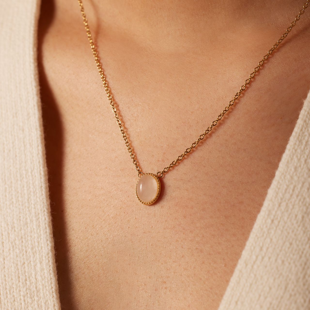 Stalen goldplated ketting met hanger met rozenkwarts voor dames