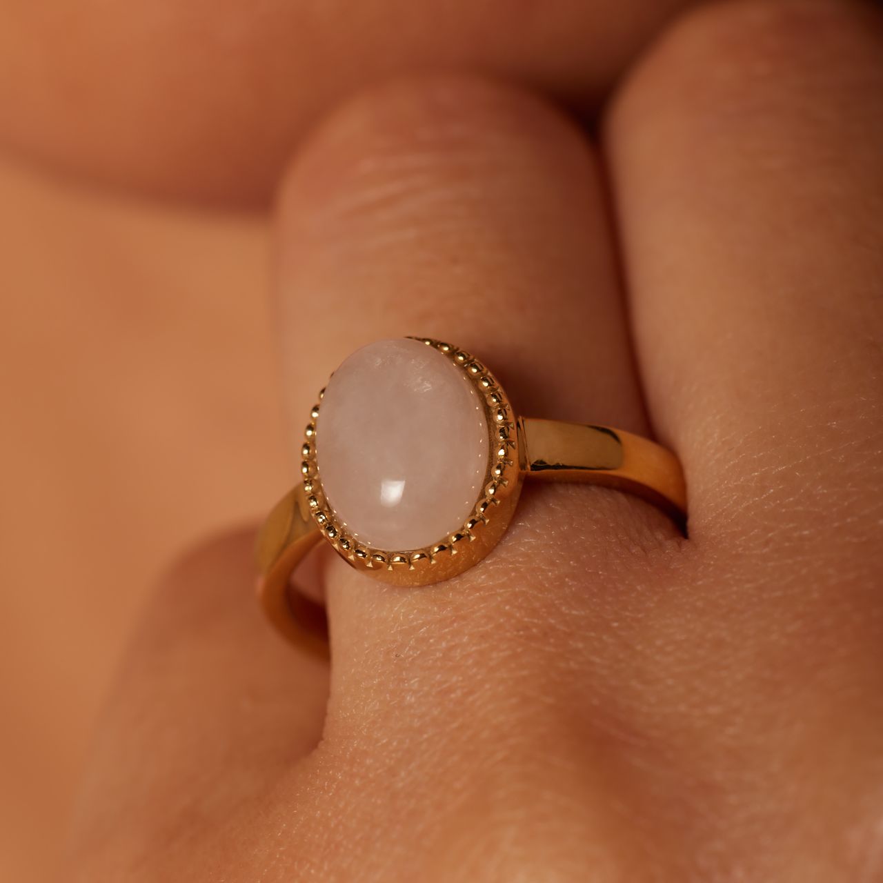 Stainless steel goldplated ring met rozenkwarts voor dames