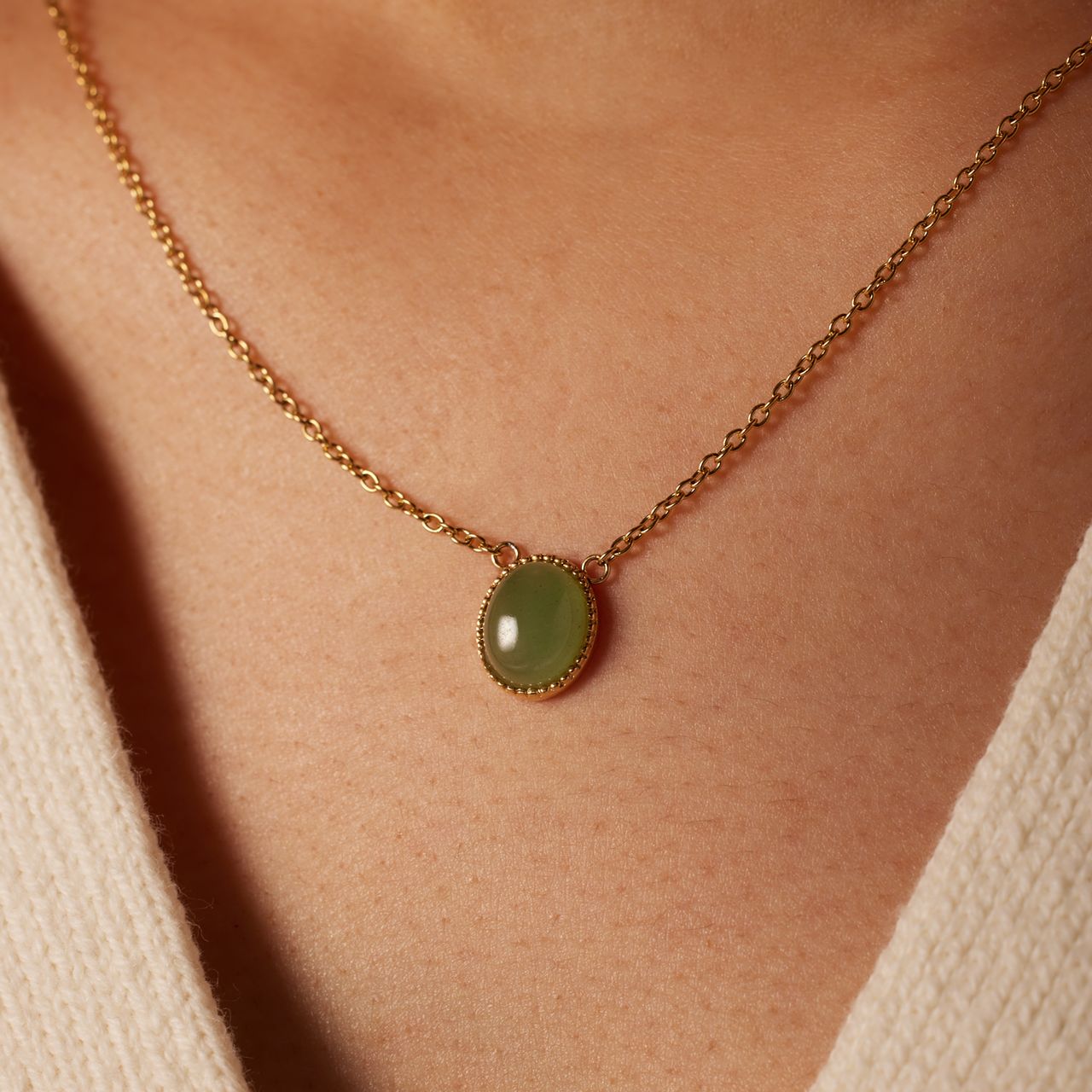 Stalen goldplated ketting met hanger met groene aventurijn voor dames