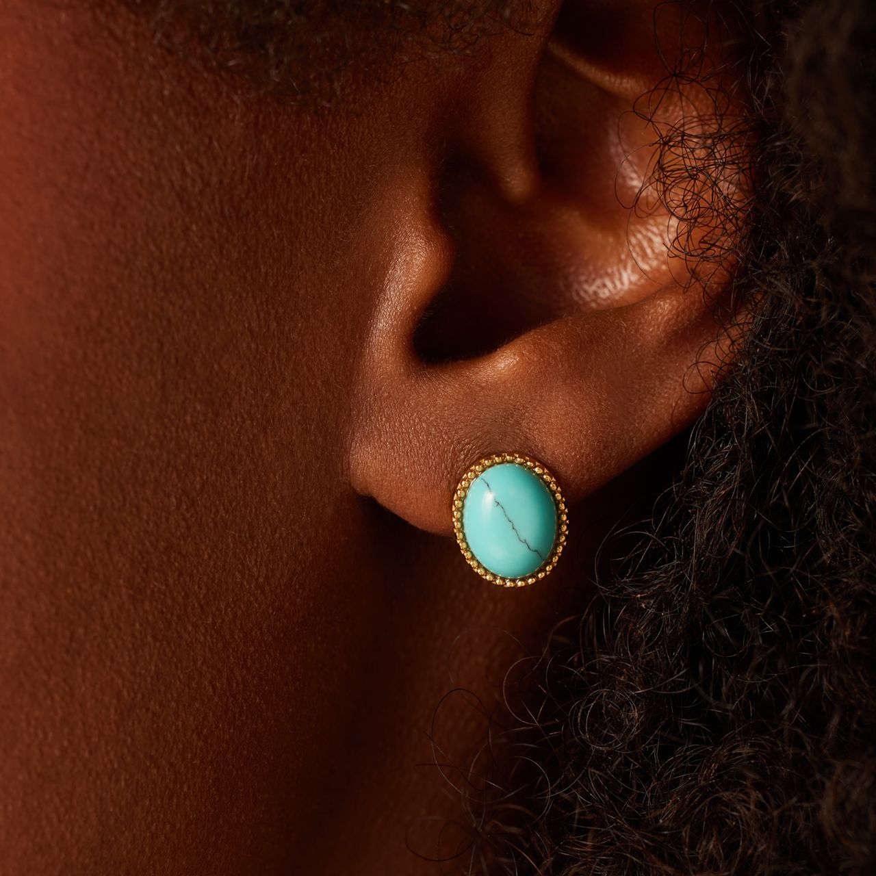 Stainless steel goldplated oorknoppen met turquoise voor dames