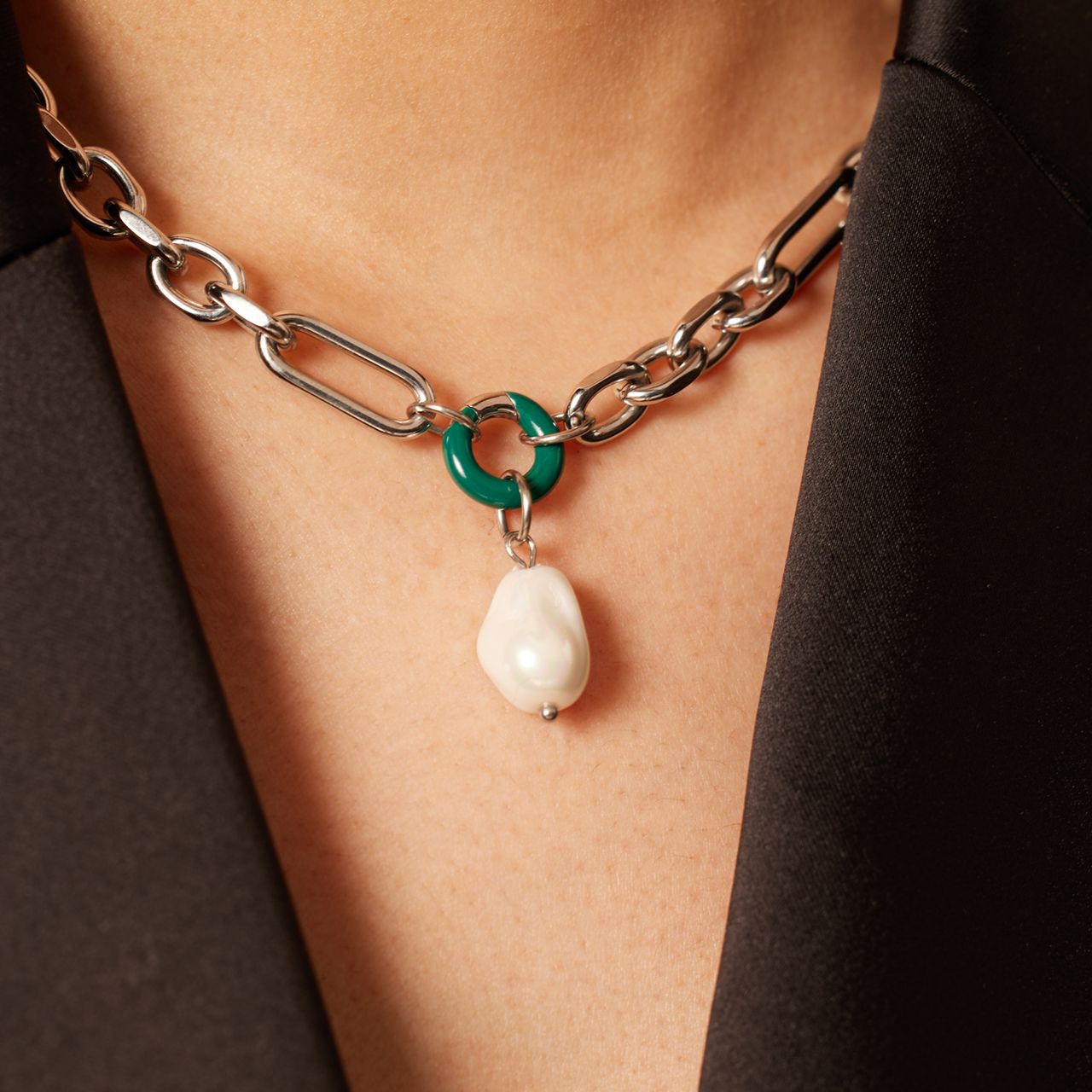 Stainless steel bedel sluiting rond rood emaille