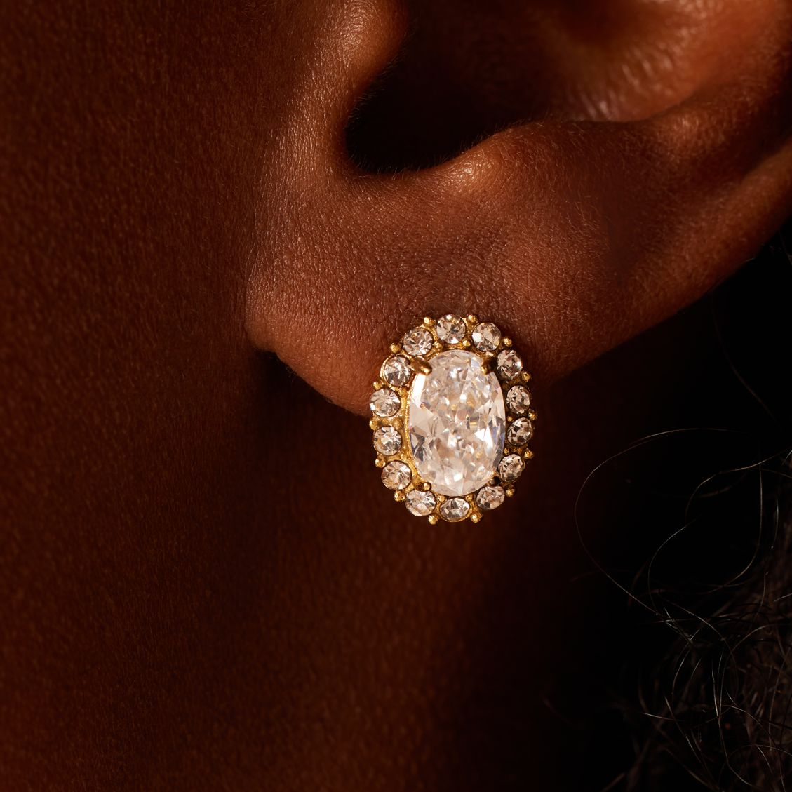 Stalen goldplated vintage oorbellen met wit zirkonia