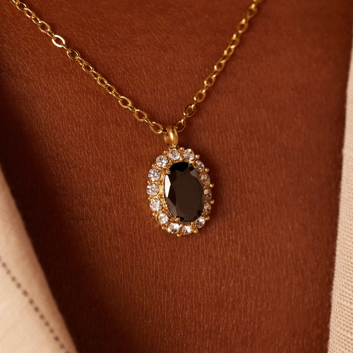 Stainless steel goldplated vintage ketting met zwart zirkonia