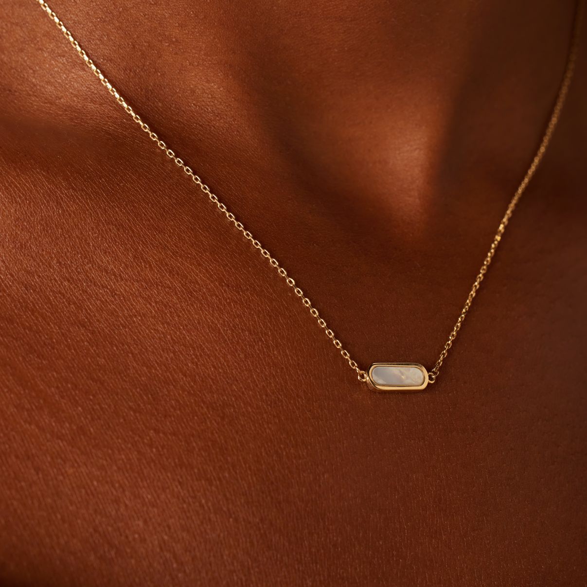 14 karaat geelgouden ketting met mother of pearl