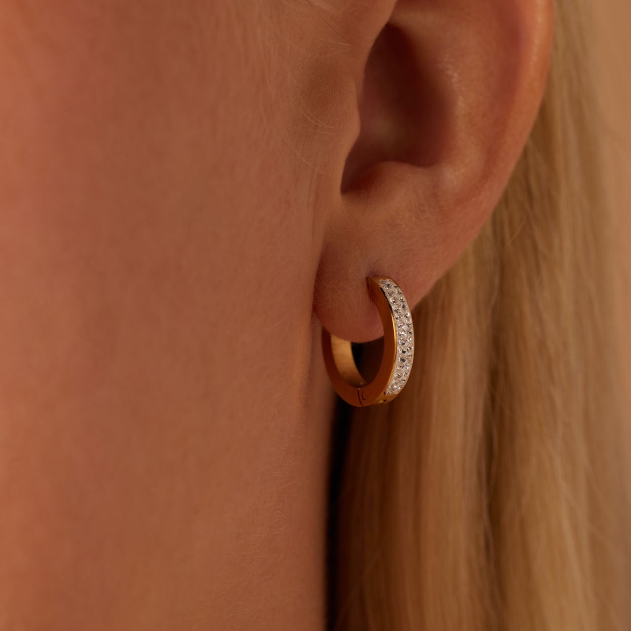 Stainless steel goldplated oorringen met kristal 16mm