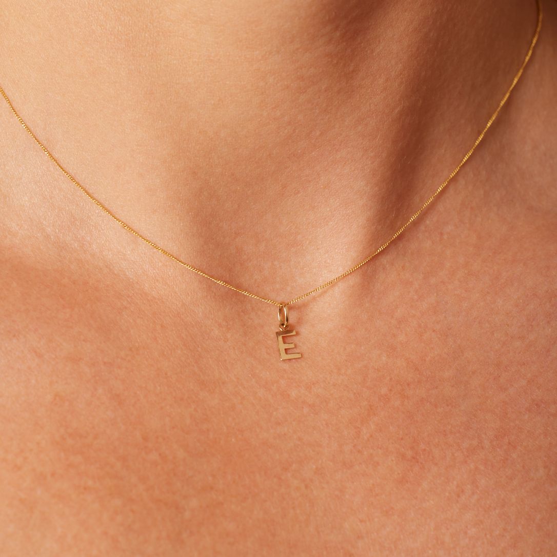 14 Karat Gold Buchstabenanhänger Alphabet