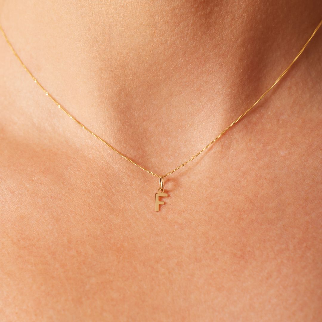 14 Karat Gold Buchstabenanhänger Alphabet