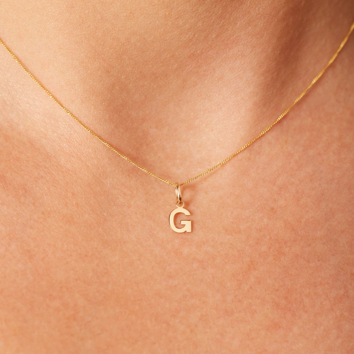 14 Karat Gold Buchstabenanhänger Alphabet